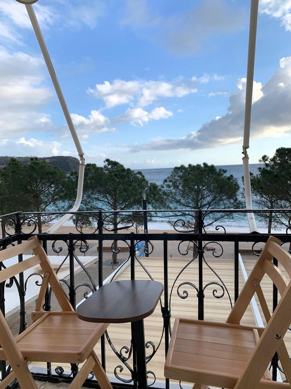 Mateo Hostel Himare Bagian luar foto