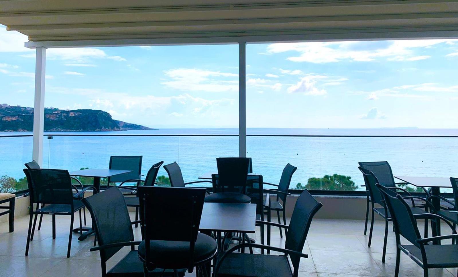Mateo Hostel Himare Bagian luar foto