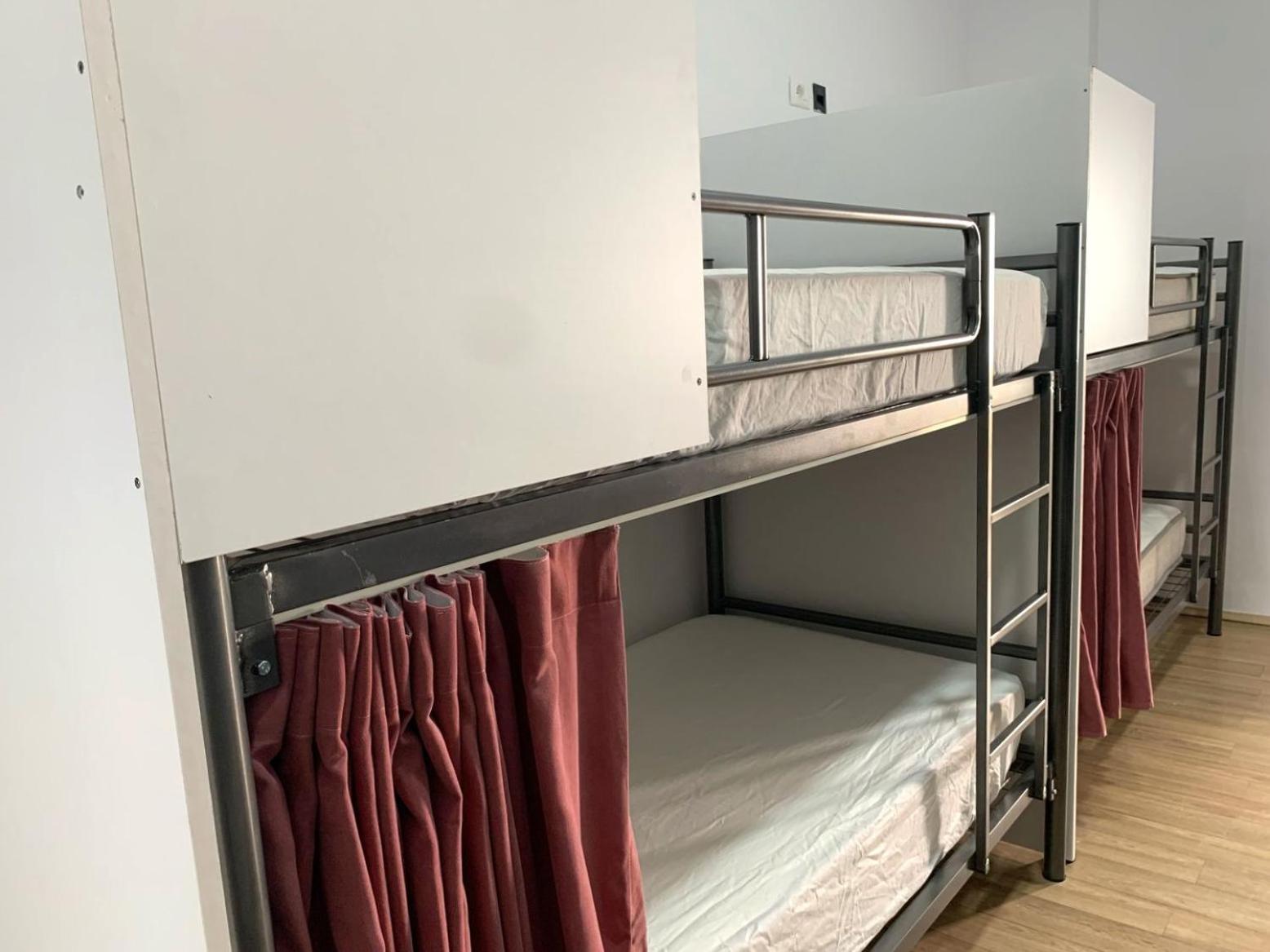 Mateo Hostel Himare Bagian luar foto